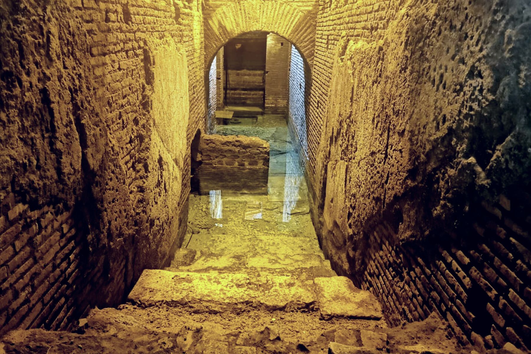 Sotterranei fontana Trevi Acquedotto vergine Vicus Caprarius