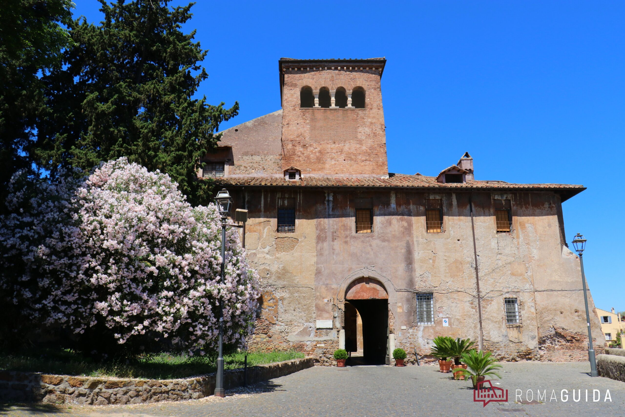 Visita guidata Basilica Santi Quattro Coronati Roma