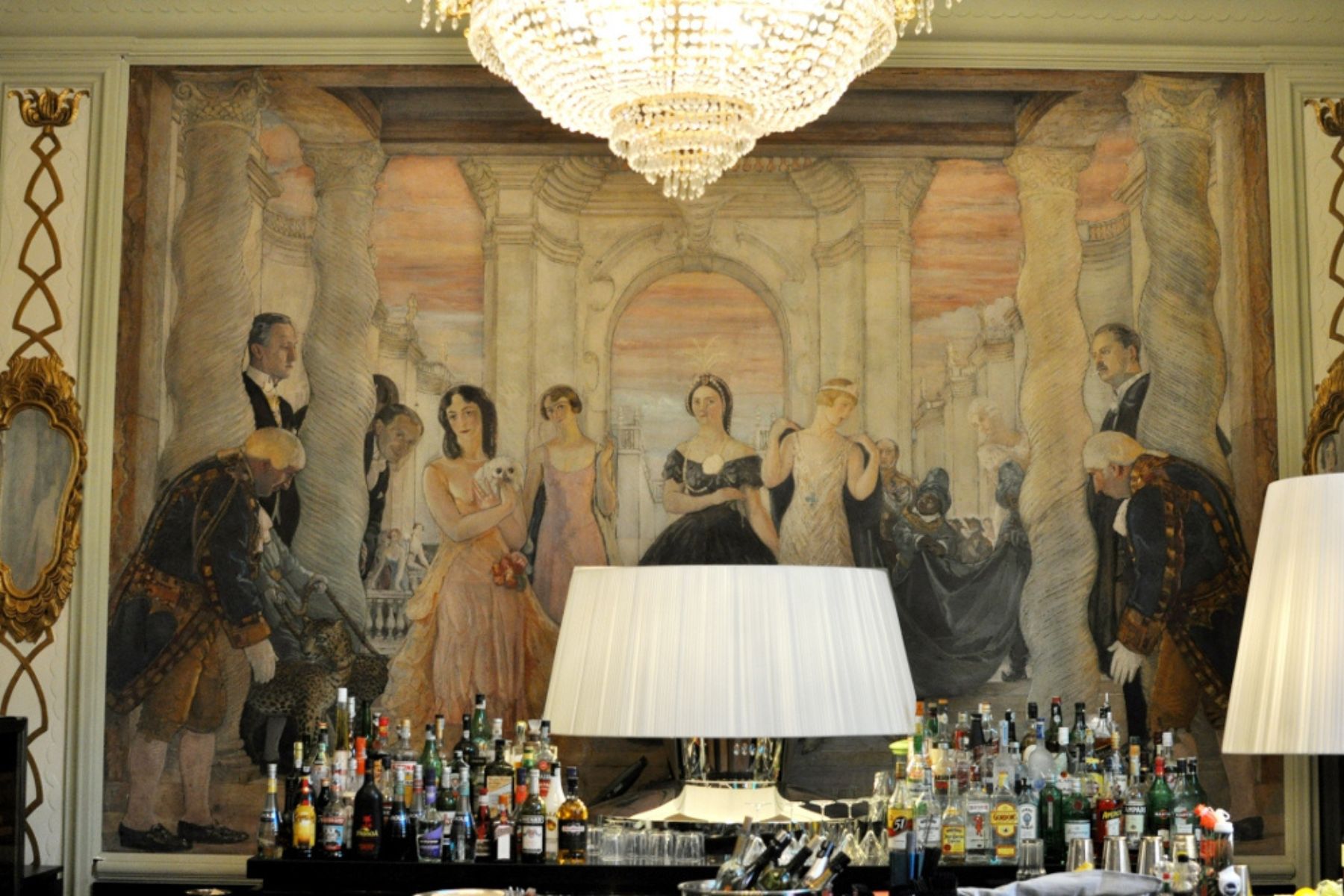 Visita Salone delle Feste dell'Albergo degli Ambasciatori di via Veneto Roma