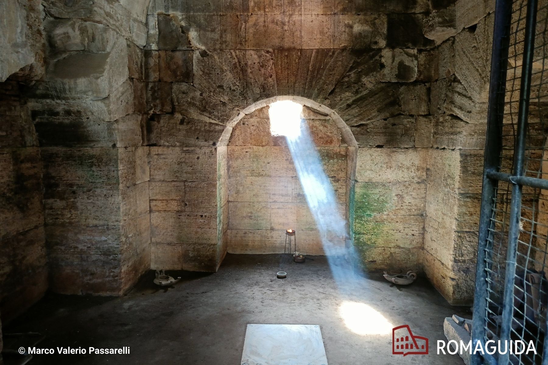 Sepolcro degli Equinozi Roma Appia Antica